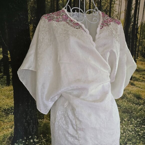 Vintage Val Mode White Satin Robe Dress – One Size - Picture 2 of 11
